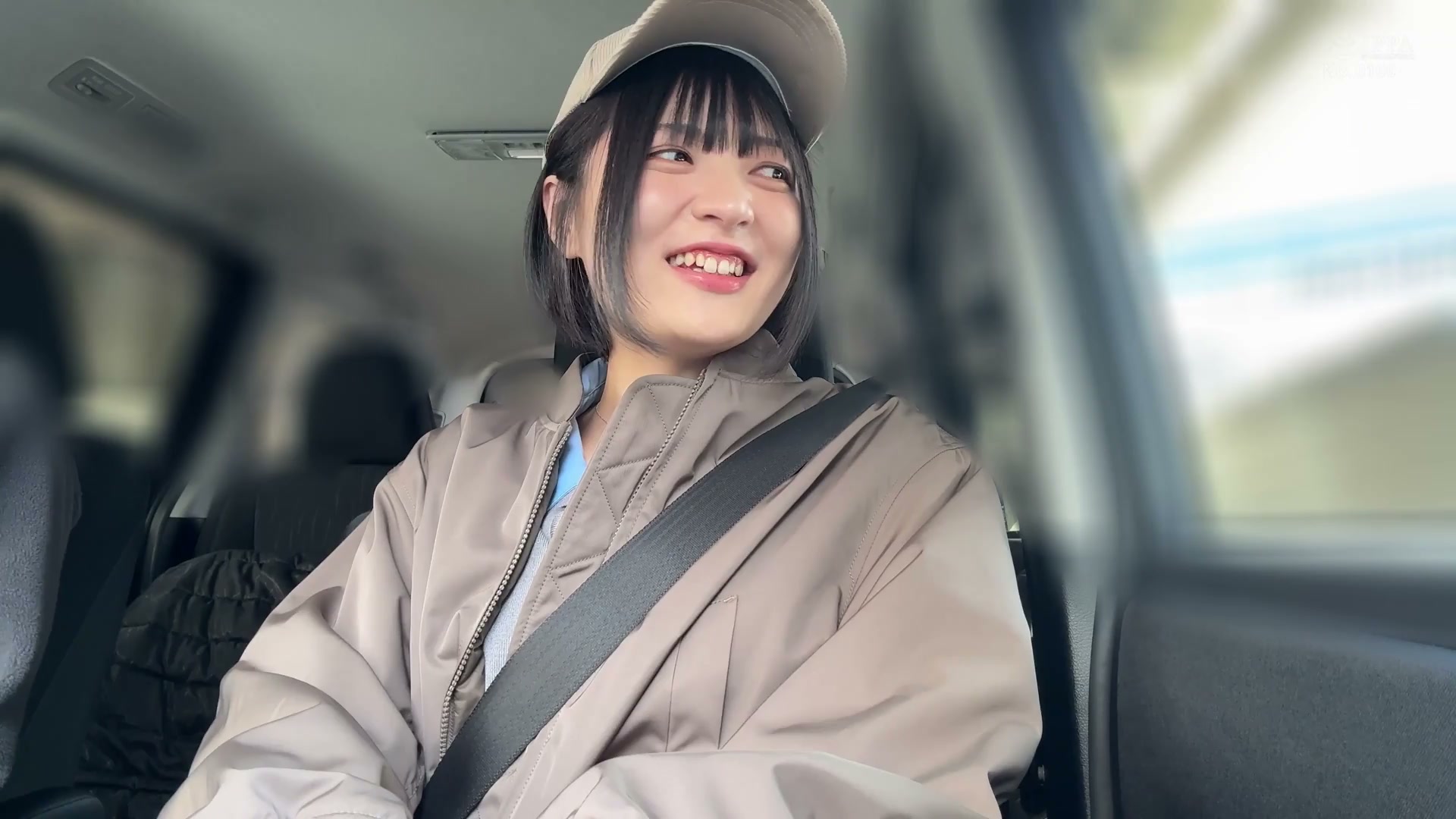 JERA-019 年上キラーのボーイッシュなバイトちゃん虹村ゆみに誘われて…彼氏にも見せたことのないフェラテクで何度もごっくんと中出しをしてくれた