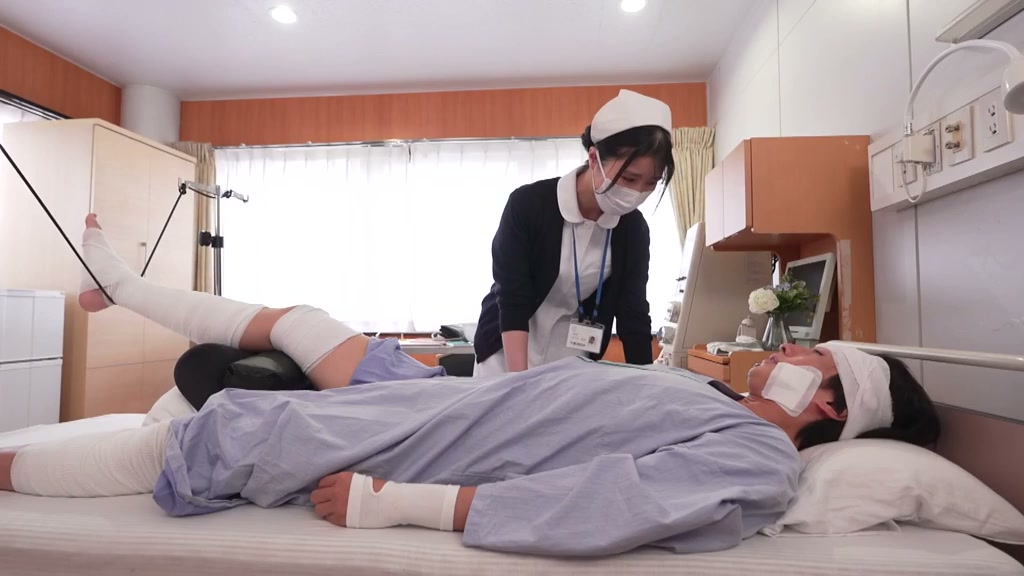 FOCS-237 彼女持ち患者を逆NTR 退院拒否必死レベルの追撃フェラ好きな献身的性看護師 18発射 なつみ柑奈